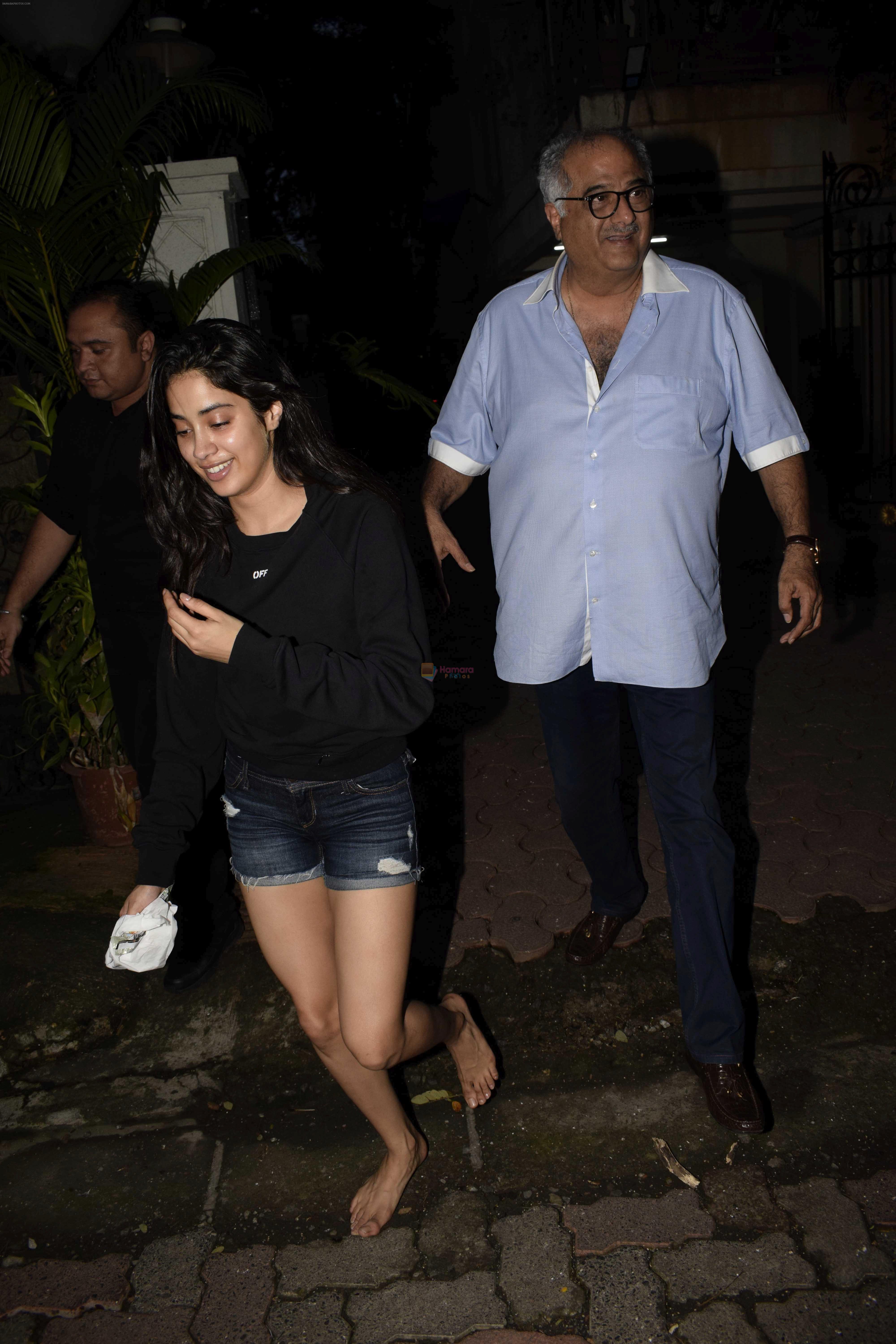 Janhvi Kapoor, Boney Kapoor spotted at Arjun Kapoor's house in juhu on